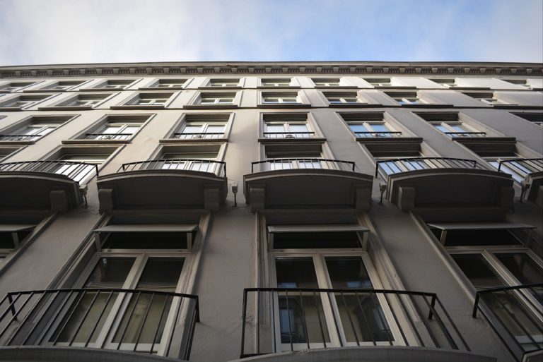 Jak ušetřit na energii? Zkuste to se stínící technikou.