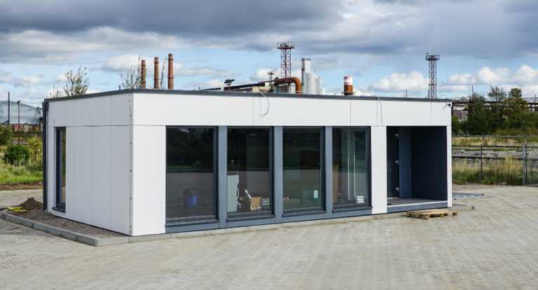 Modulové stavby z kontejnerů – cenově přívětivé řešení